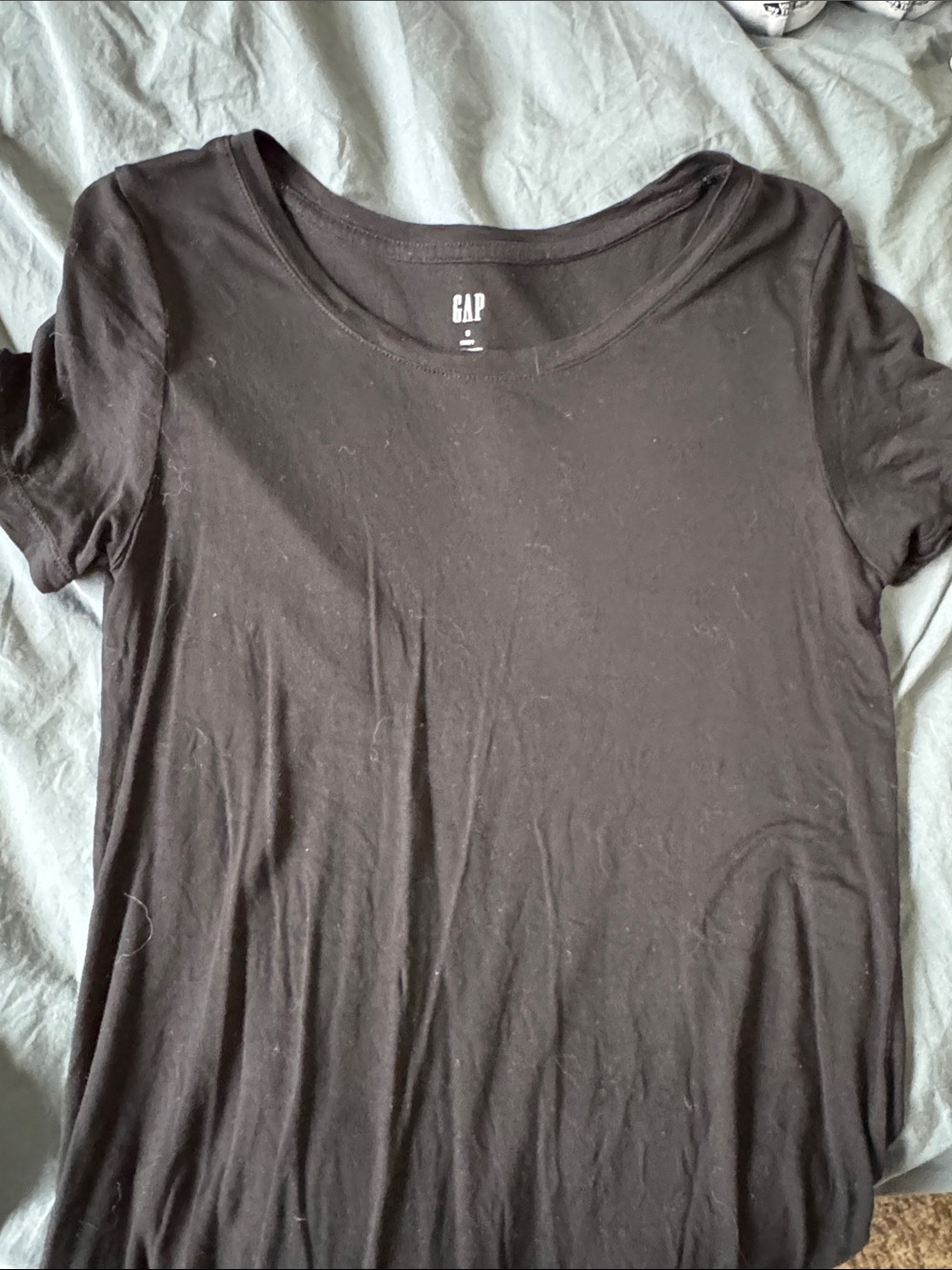 GAP Women's Black Scoop Neck Short Sleeve Tee